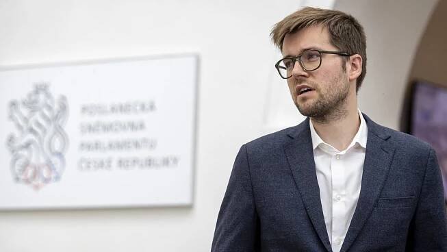 Jakub Michálek zůstává v čele čtyřčlenného sněmovního klubu Pirátů