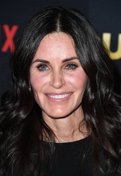 Courtney Cox arrives at the premiere of Netflix's 