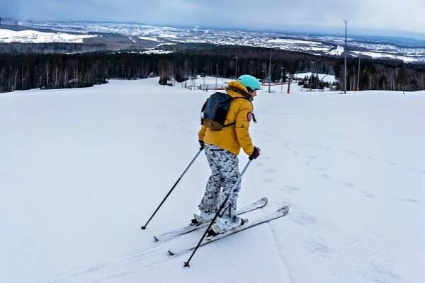 Ski areál Čihalka na samé hranici s Polskem je vhodný pro lyžaře i snowboardisty