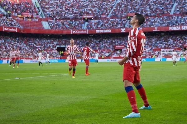 Atlético veze ze Sevilly vítězství. Na 2:0 upravil senzační akcí Morata