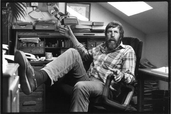 David Mitchell, Weekly Editor Who Exposed a Corrupt Cult, Dies at 79