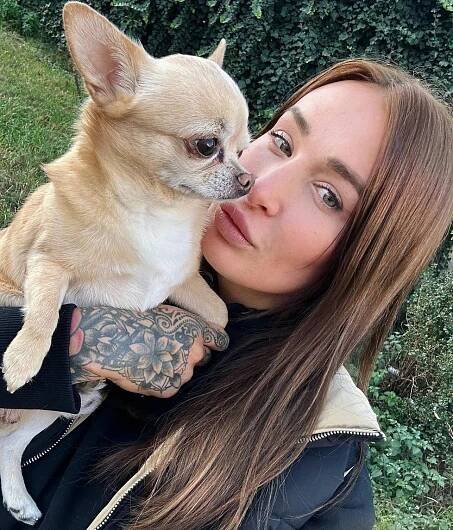 Pornohvězda Daisy Lee porodila: Malý Theo je na světě! Na sále skončila v kómatu