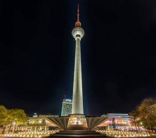 Fernsehturm, Berlín, Německo, 22. 4. 2016, DD 40-42 HDR.jpg