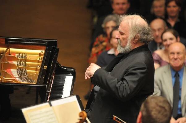 Zemřeli významní klavíristé Radu Lupu a Nicholas Angelich