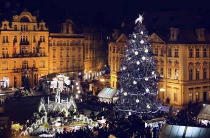 Andělské vánoční trhy v Praze zahájí andělská hudba Krkonošských pohádek