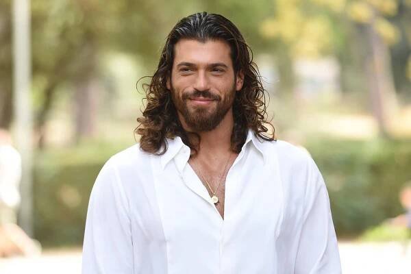 Can Yaman – kdo je sexy herec z tureckých telenovel?