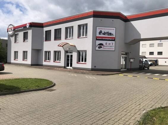 Firmu trápilo nedostatečné zateplení a stará okna. S financováním rekonstrukce budovy pomohl program Nové úspory energie od NRB
