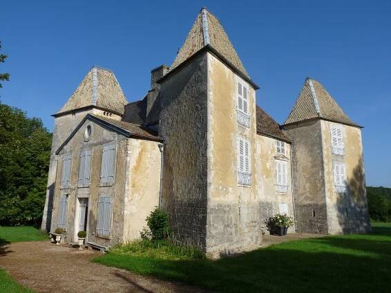 Súbor:Vue générale du château.JPG