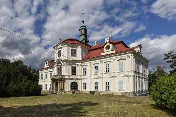 Zámek v Trpístech se mimořádně otevřel veřejnosti, jedinečnou příležitost si nenechaly ujít stovky lidí