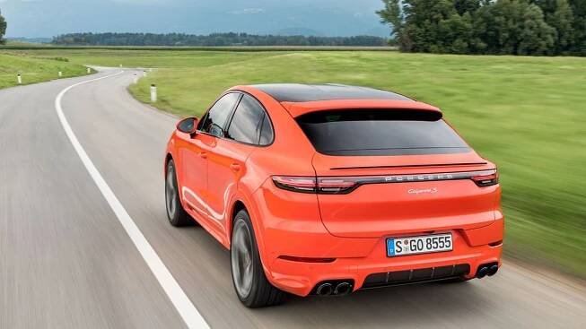 Jízdní dojmy s Porsche Cayenne Coupé: Umí klamat tělem?