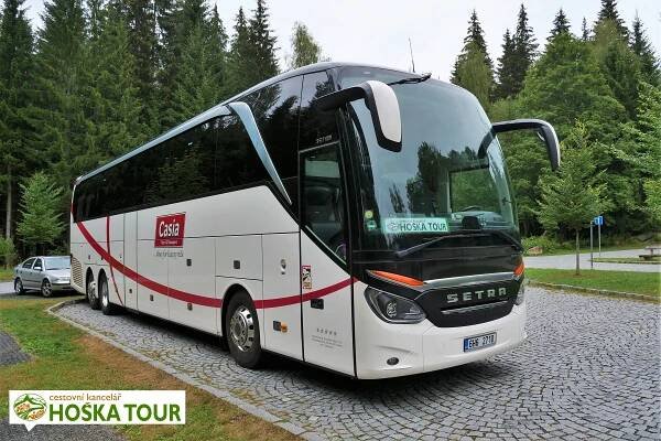 Náš autobus u srní