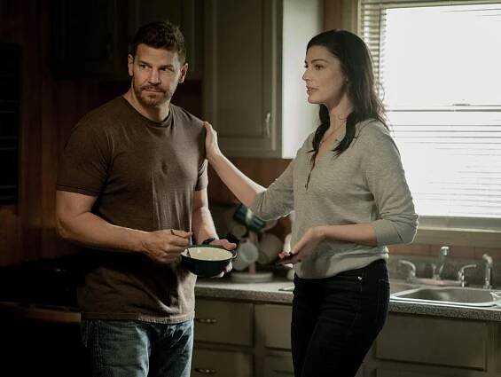 David Boreanaz, Jessica Paré - Tým SEAL - Mission Creep - Z filmu