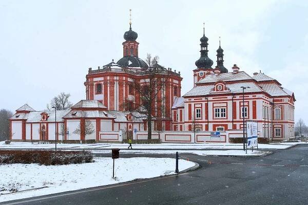 Klášter Mariánská Týnice v Mariánském Týnci u Kralovic.