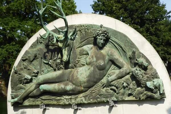 Die Nymphe von Fontainebleau.