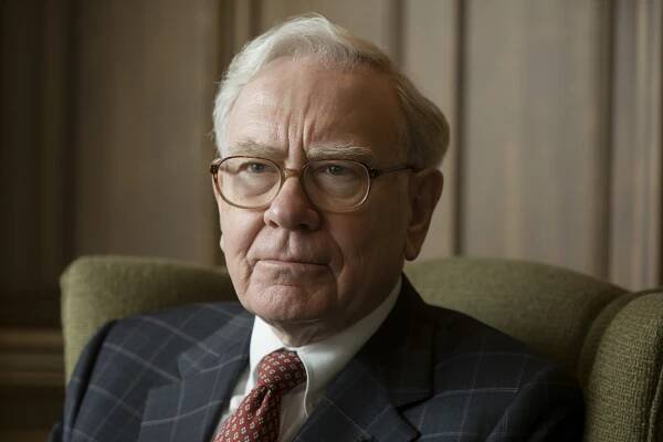 Warren Buffett's Portfolio Is Invested in these 5 Artificial Intelligence (AI) Stocks - New Trader U