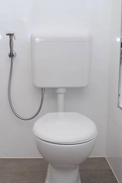 Aufputzspülkasten Kunden WC