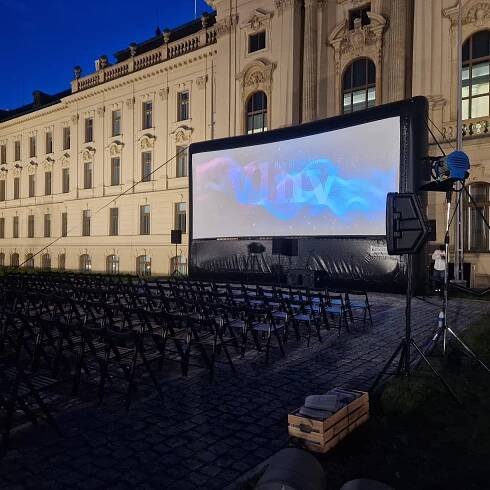 Projekce filmu „Vlny“ v sídle Úřadu vlády ČR – kinoservis.eu