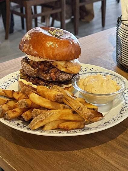 16 miest na Slovensku, kde si dáte výborný burger a poctivé remeselné pivo (1. časť) – Živé pivo