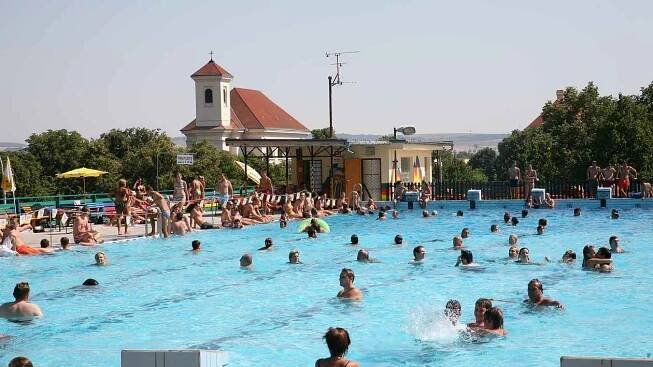 S létem ještě nekončí. Koupaliště na Vyškovsku prodlouží sezónu