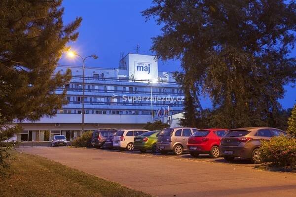 MEDICAL WELLNESS HOTEL MÁJ - Slovensko - Lázně Piešťany | Superzajezdy.cz