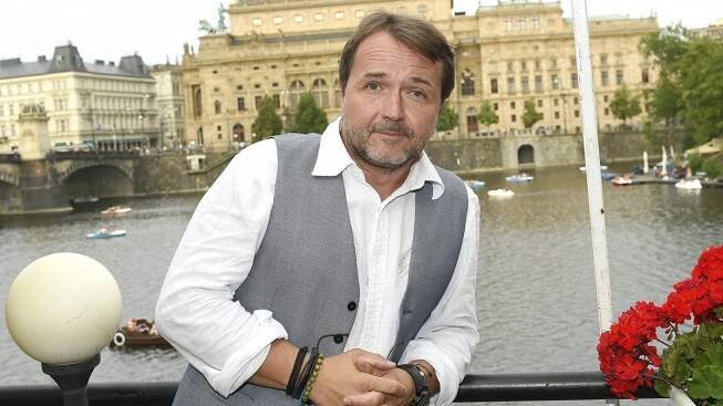 Moderátor Vlasta Korec slavil 50 ve velkém stylu, ale stále jako ženáč: S manželkou se přitom rozešli už před 4 lety