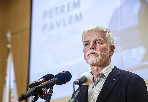 STALO SE DNES: Pavel kývl na odvody pojištění. Paroubek spojil síly s Haškem