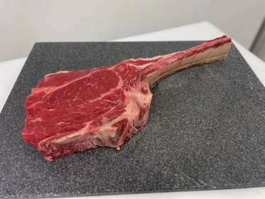 BIO vyzrálý hovězí Tomahawk steak 1 kg – Statek Winter