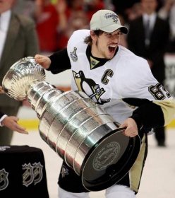 Šest let po Stanley Cupu: Tučňáci i s Crosbym jsou na prodej!