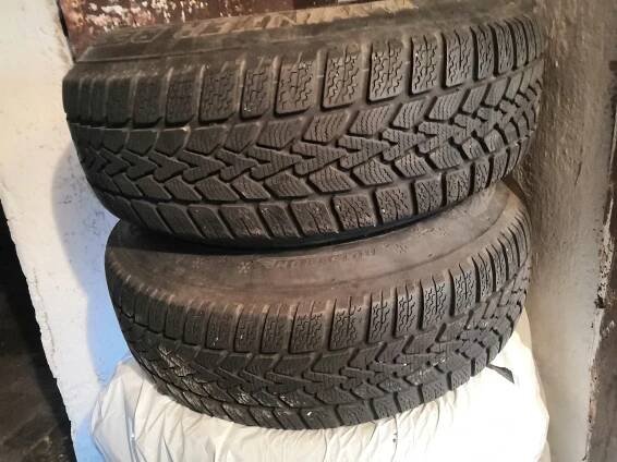 Prodám 2ks zimní pneumatiky Dunlop - 195/65/R15 - 91T, vzorek 6mm cena 550/ks - InzerceTrinec.cz