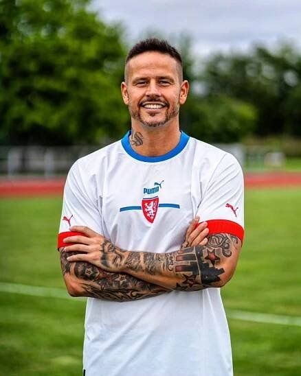 FOTO: Tomáš Rys je reprezentant českého e-sportu. – stránka 104