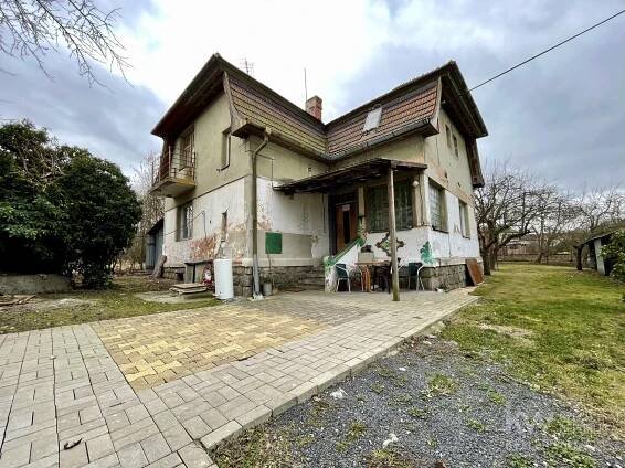 Prodej domu ve Šťáhlavech na pozemku o velikosti 792 m2.