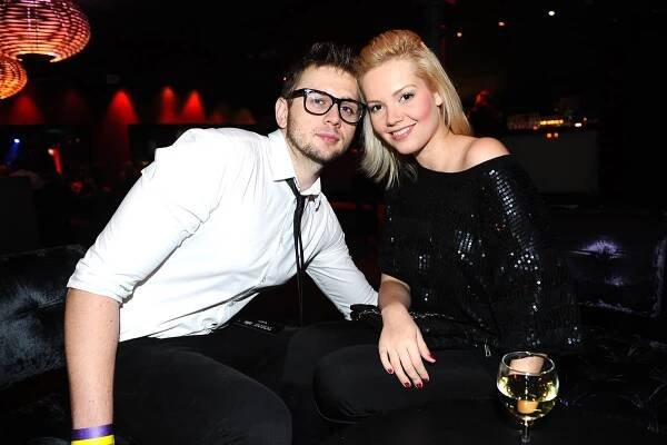 Gavriely chtěla vzít jedenáctiletou dceru do nočního klubu, ale narazila na přísný zákaz