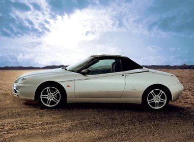 Alfa Romeo Spider Type 916 Oil and Filter Service Interval - 1995 to 2006 - Garage Dreams