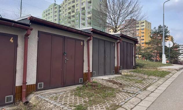 Prodej garáže na vlastním pozemku (29 m²), Brno - Bystrc, ul. Foltýnova | David Raus