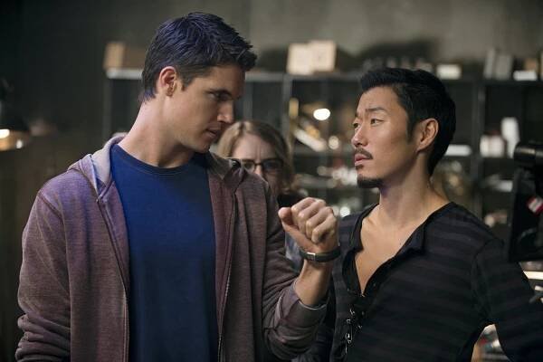 Lidé zítřka - Limbo - Z filmu - Robbie Amell, Aaron Yoo