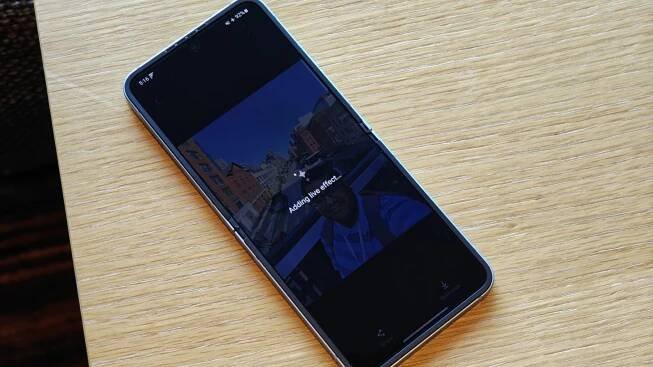 One UI 6.1.1’s Live Effect feature is Samsung's take on the Google Pixel's Cinematic Wallpapers