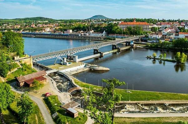 Uzavření mostu v Roudnici nad Labem změní na několik měsíců trasy autobusů - Dopraváček