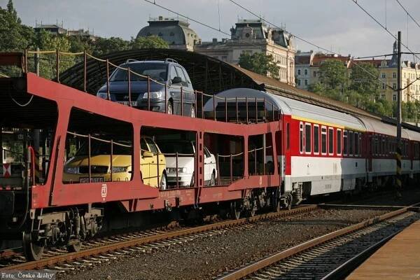 ČD a ZSSK obnoví provoz autovlaku mezi Prahou a Popradem - Dopraváček