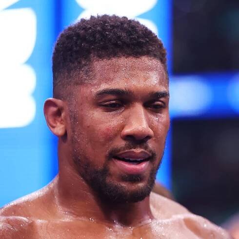 Anthony Joshua 'can't punch properly' after sustaining mysterious injury