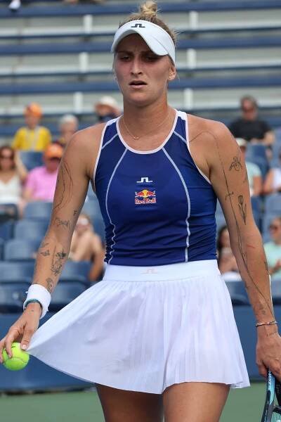 Soubor:Markéta Vondroušová (2023 US Open) 16.jpg – Wikipedie