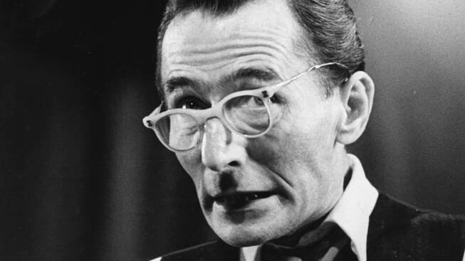Herec Vladimír Hrubý byl otčímem Jaromíra Hanzlíka. Zemřel uprostřed natáčení