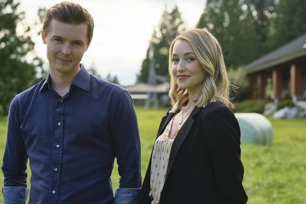 Tyler Johnston, Emily Tennant - Dokonalá svatební fotka - Z filmu
