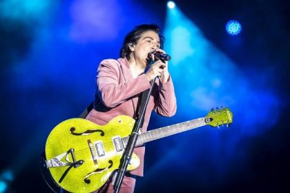 A CORUNA, SPAIN - AUGUST 08: Sharleen Spiteri of Texas performs at Maria Pita square in A Coru??a on August 08, 2022 in A Coruna, Spain. (Photo by Cristina Andina/Redferns)