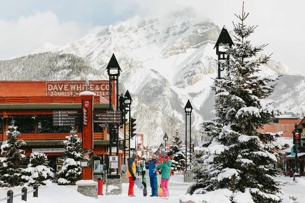 Explore Alberta's Food, Mountains and Small Towns Like a Celebrity | Canada's Alberta