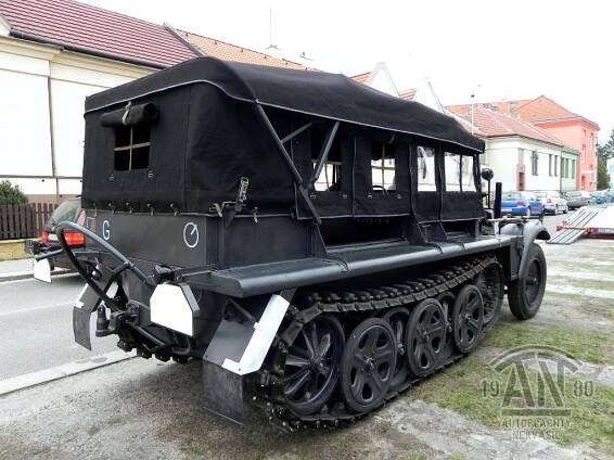 AUTOPLACHTY NEKVASIL – plachty a sedačky na historická vojenská vozidla