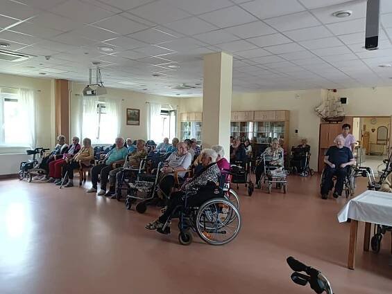 Narozeninové posezení - Oficiální stránky Domov pro seniory Heřmanův Městec
