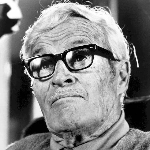 Wiliam A. Wellman: *29.2.1896 – †9.12.1975, americký filmový režisér