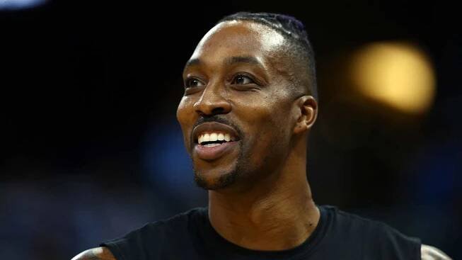 Dwight Howard Tops Shaquille O'Neal To Receive Highest Magic Honor