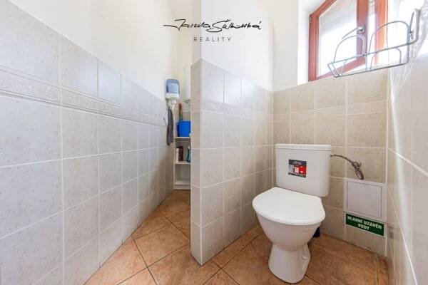 Pronájem komerčních prostor 360 m2, Olomouc - Holice | Jarmila Šulkovská - realitní služby na klíč