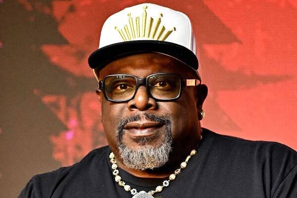 Comedian Cedric The Entertainer performs at The Ice House Comedy Club on October 02, 2024 in Pasadena, California. 